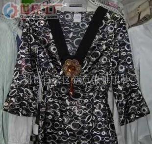 批發女式燙金仿真絲休閑上衣，優雅與舒適兼具